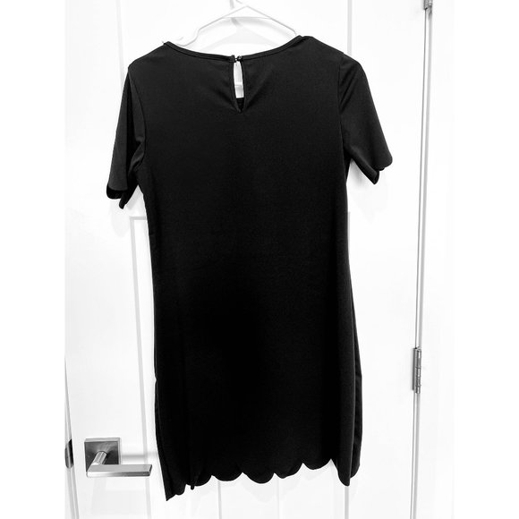 Little Black Scalloped Shift Dress   |   Vessos - Picture 2 of 3